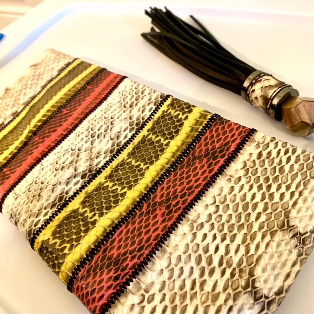 NWOT - Celia Snakeskin Clutch 🐍